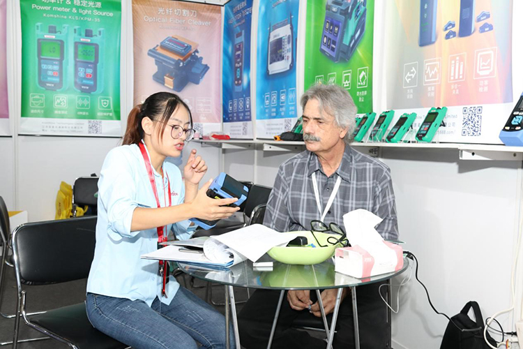 中国国际光电博览会创办于1999年，已连续成功举办20届，并发展成为全球最具规模、影响力及权威性的光电业综合性展会。中国光博会由光通信展、数据中心展区、红外技术及应用展、精密光学展、激光技术及智能制造展、光电传感展等六大主题展及高峰论坛组成。尤其，CIOE光通信展是中国乃至亚太地区最为完整的光通信产业链商贸采购、展示、技术及学术交流的平台，其展馆面积也是展会中最大的展厅，而江苏吉星便是参展商之一。
